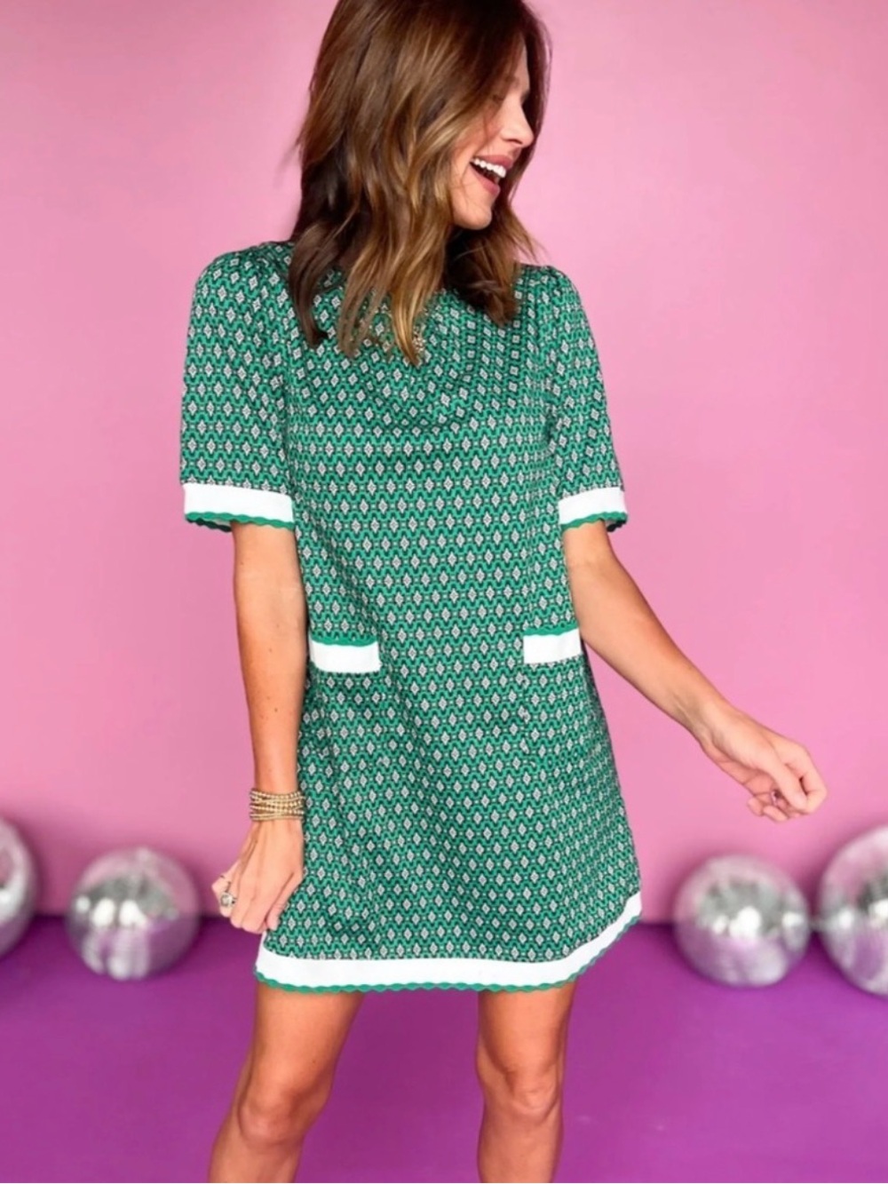 NWT Voy scallop trim dress size L 💚